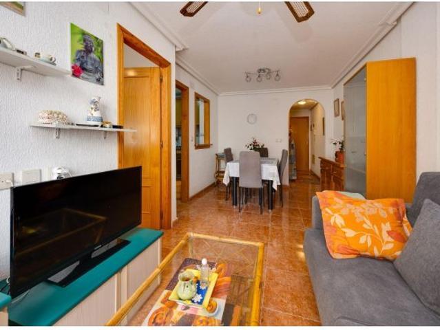 Apartamento de un dormitorio en residencial con piscina comunitaria, a solo 600 metros de la playa d