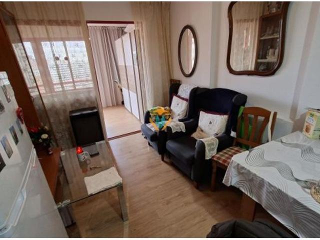 APARTAMENTO DE ALTURA A POCOS METROS DE PLAYA LEVANTE!