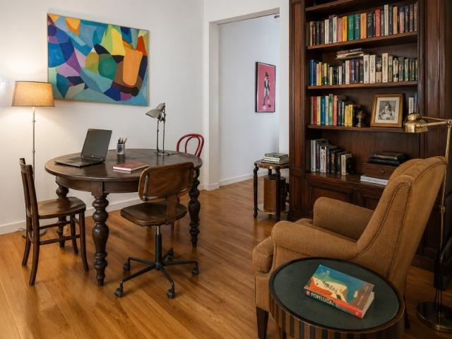Apartamento de Charme com 240m² em Prédio Reabilitado Glamour e Autenticidade
