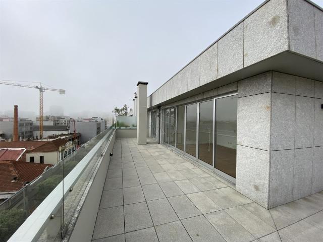 Apartamento de Cobertura a 50 mt da Praia – Matosinhos Sul 144m² Matosinhos e Leça da Palmeira
