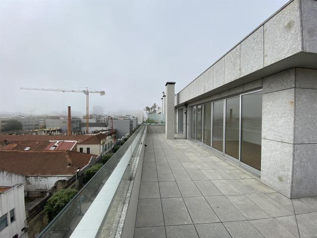 Apartamento de Cobertura a 50 mt da Praia – Matosinhos Sul 144m² Matosinhos e Leça da Palmeira