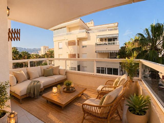 Apartamento de de esquina de 3 dormitorios con piscina a sólo 400m de la playa del Albir