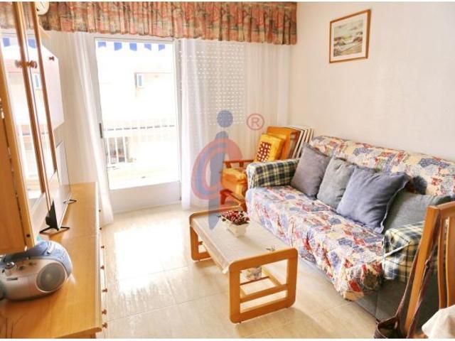 Apartamento de dos dormitorios con trastero en venta en Las Viñas, Guardamar del Segura, cerca de la