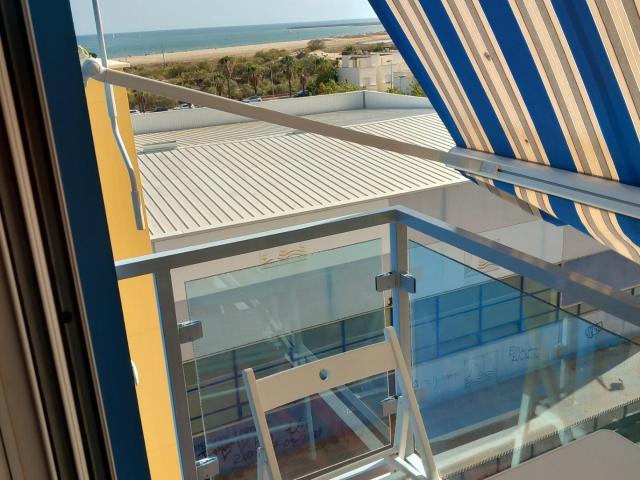 APARTAMENTO DE DOS DORMITORIOS CON VISTAS AL MAR. PARKING