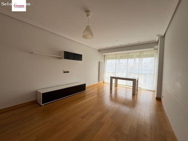 Apartamento de dos dormitorios en venta en Cellophane