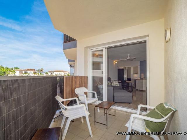 Apartamento de dos habitaciones en el centro de la ciudad m² Empuriabrava