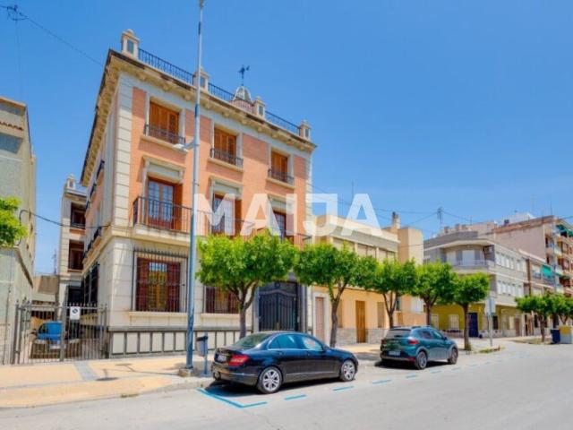 ¿Apartamento de España o un pequeño palacio?
