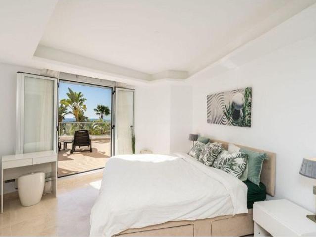 Apartamento de lujo con vistas al mar en Los Arqueros Golf