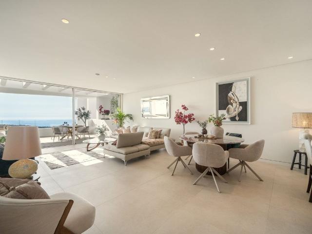 Apartamento de lujo de 3 dormitorios con privacidad iniguala. 152m² Ojén