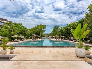 Apartamento de lujo de 3 habitaciones con jardín en alquiler – AWA Residences, Playacar
