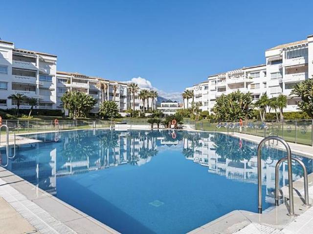 Apartamento de Lujo en Primera Línea de Playa en Puerto Banús
