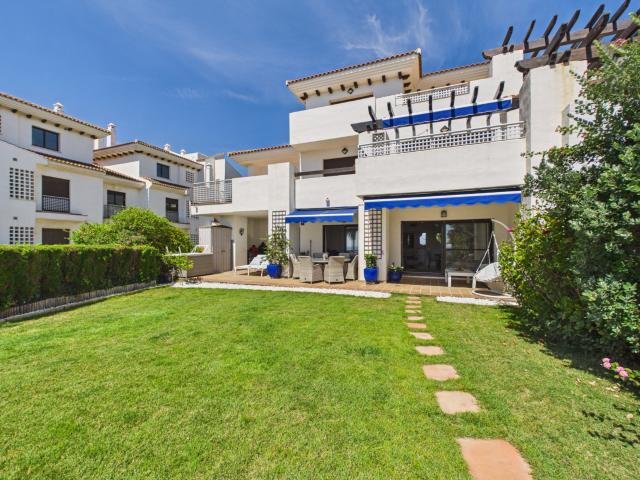 APARTAMENTO DE LUJO: UN OASIS CON VISTAS AL MEDITERRÁNEO