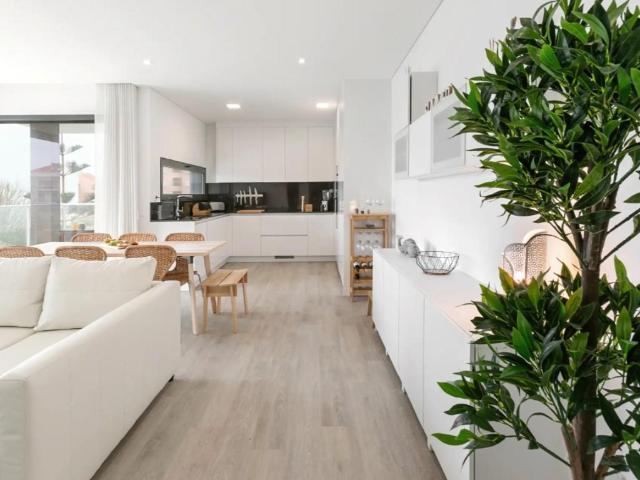 Apartamento de Luxo a 250m da Praia dos Supertubos Peniche 97m² Atouguia Da Baleia