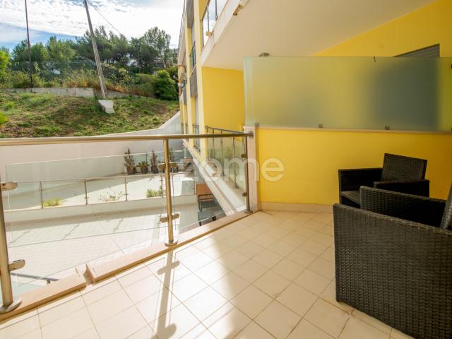 Apartamento de luxo com 3 quartos, em condomínio com piscina