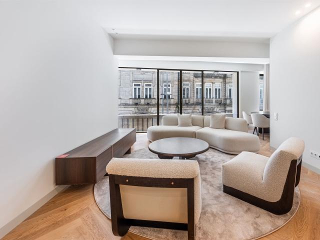 Apartamento de Luxo com 3 Quartos | Sá da Bandeira | Centro. 134m² Porto
