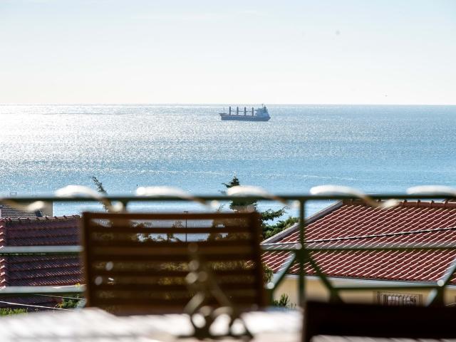 Apartamento de luxo de 3 quartos à venda em Estoril com vista para o mar