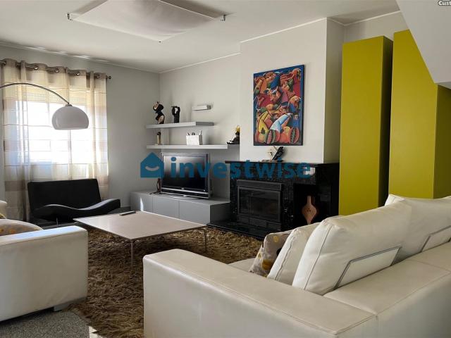Apartamento De Luxo T4 Triplex Com Piscina E Garagem