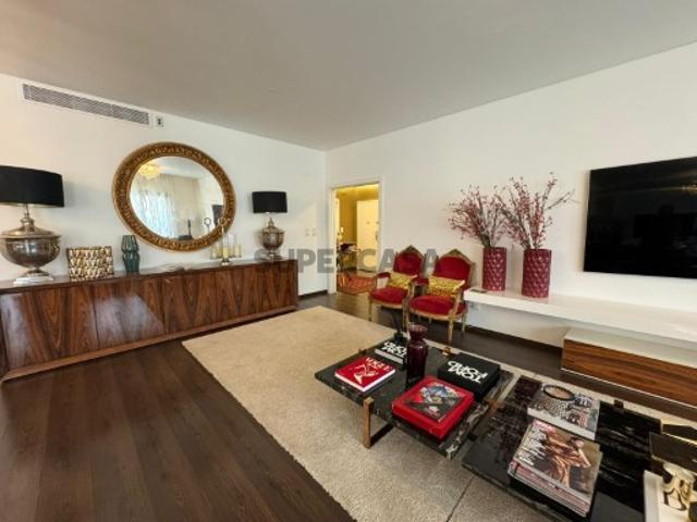 Apartamento de luxo T5 para venda nos Jardins do Cristo Rei, Lisboa