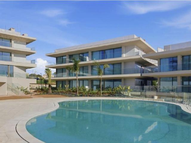 Apartamento de Luxo T2 num Prestigiado Resort com jardim privado | Carvoeiro, Algarve