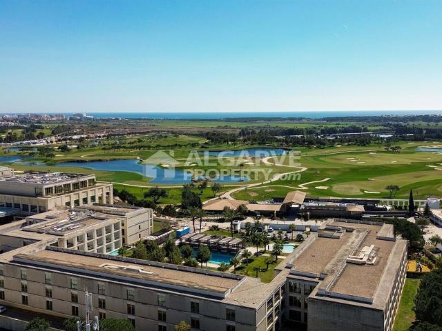 Apartamento de Luxo T2 junto ao Campo de Golfe Victoria em V. 128m² Quarteira