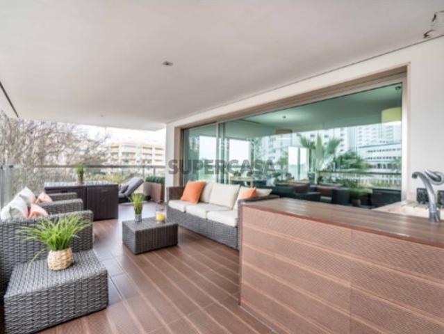 Apartamento de luxo T3 com piscina e spa na Praia da Rocha