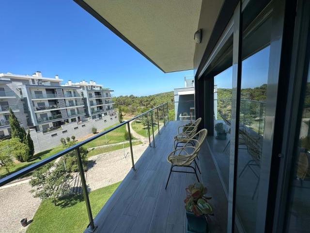 Apartamento Duplex de Luxo T3 com Suíte e Loft – Quinta de Santa Teresa, Charneca