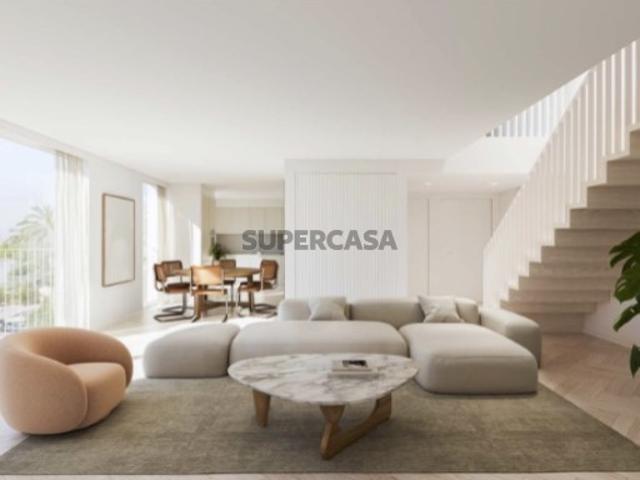 Apartamento de luxo,T3 Duplex último piso, localizado em uma das zonas mais privilegiadas de Alcântara, Lisboa