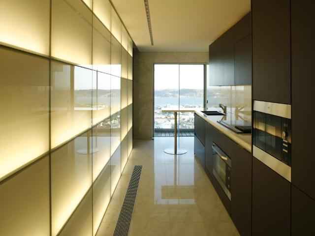 Apartamento de luxo 4 quartos Restelo piscina comum 287m² Belém