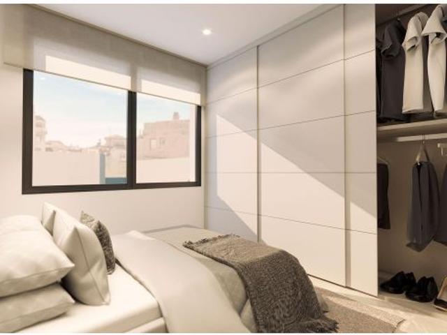 APARTAMENTO DE OBRA NUEVA A 200 METROS DEL MAR EN TORREVIEJA