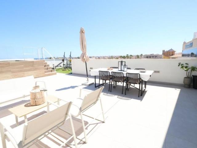 Apartamento de obra nueva en alquiler en La Zenia – Orihuela Costa