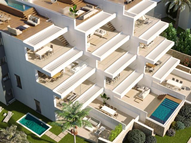 Ático de obra nueva en exclusiva urbanización en primera línea de playa