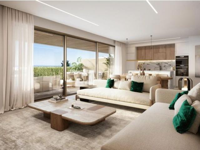 Apartamento de obra nueva en planta baja con jardín en Estepona