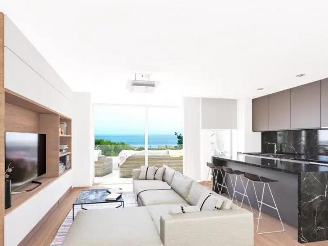 Apartamento de planta baja con 2 dormitorios y 2 baños, terr. 96m² Torremolinos