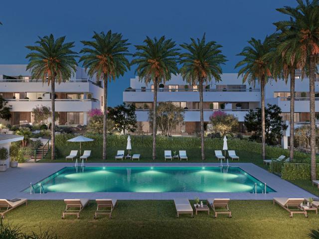 Apartamento de planta baja con vistas al mar en Estepona