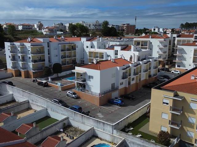 Apartamento de Rc na tipica e mais bela praia da Nazaré, em. 95m² Nazaré