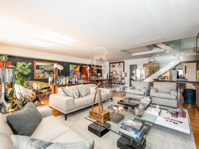 Apartamento Duplex, 4 suites e 3 lugares de garagem em Avenidas Novas, Lisboa