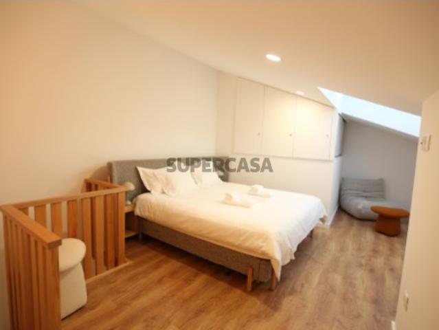 Apartamento Duplex, com terraço, junto à Alameda D Afonso Henriques