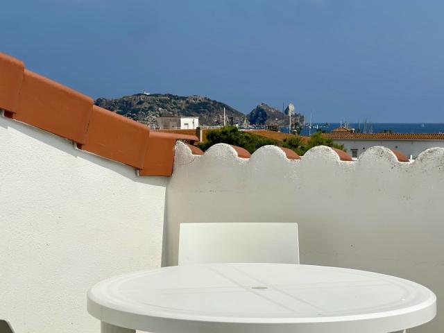 Apartamento dúplex con altillo y terraza en el corazón de l’. 92m² L'Estartit
