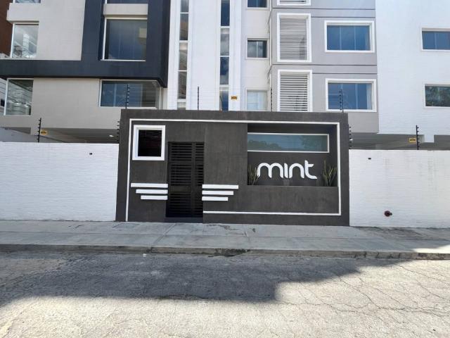 Apartamento Dúplex en Venta, Res. Mint, Urb. La Soledad