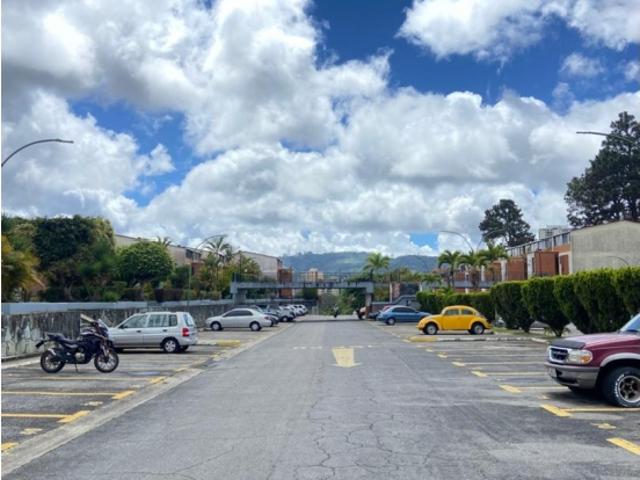 Apartamento DUPLEX en venta Urb. Rosalito, San Antonio de los altos