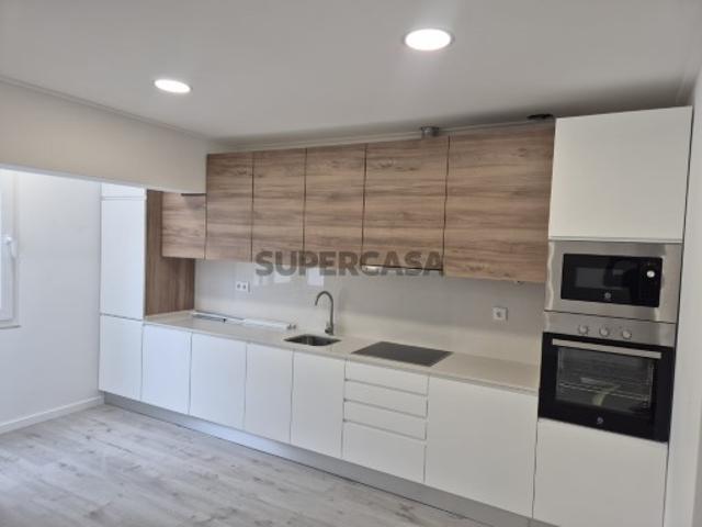 Apartamento duplex T2 + 1 remodelado Barreiro
