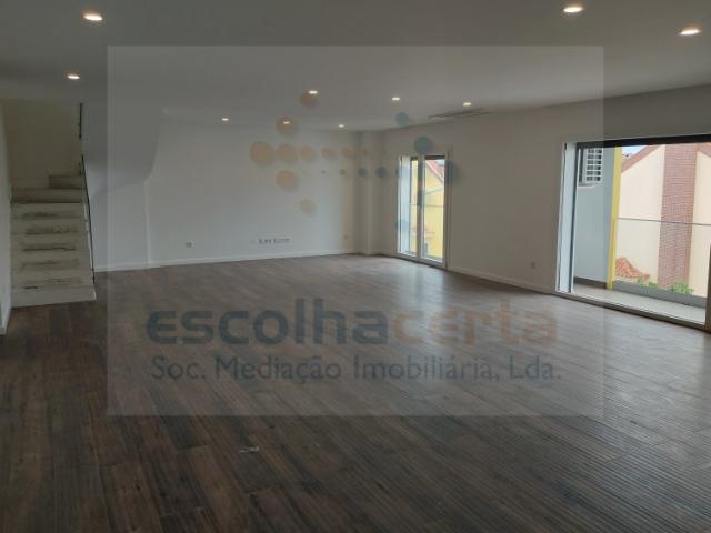 Apartamento Duplex T2 + 2 Alcochete Novo