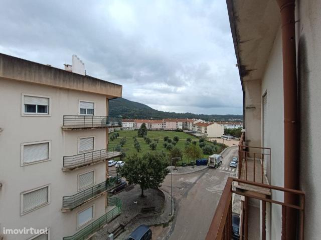 Apartamento Duplex T3 com garagem em zona da Lous
