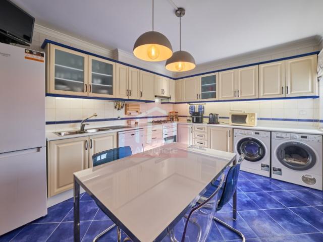Apartamento duplex T2 com terraço com vista desafogada no centro do Montijo