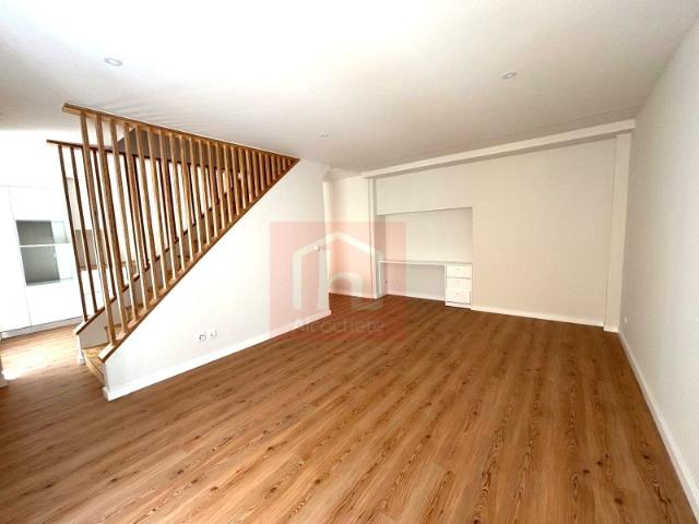 Apartamento duplex T2 no centro histórico Alcochete