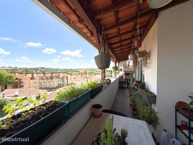 Apartamento Duplex T3+2 c/ Garagem e Arrecadao em Torres Novas