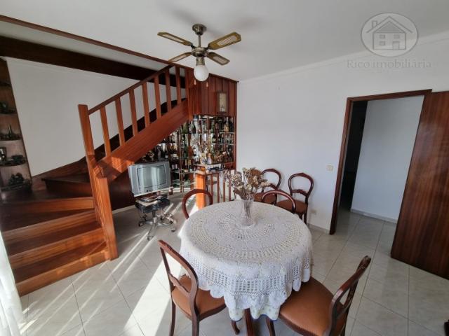 Apartamento Duplex T3+2 com garagem para venda no centro de Peniche!