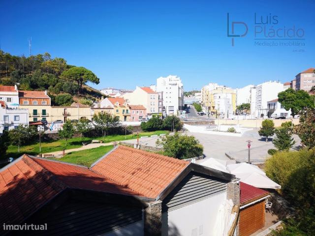 APARTAMENTO DUPLEX T3 C/ Quintal e Estacionamento