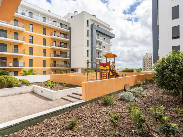 Apartamento T3 Duplex, em Condomínio Privado, Quinta da Trindade, Seixal