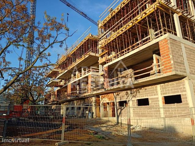 Apartamento Duplex T3 Novo com Terrao nas Paivas, Amora